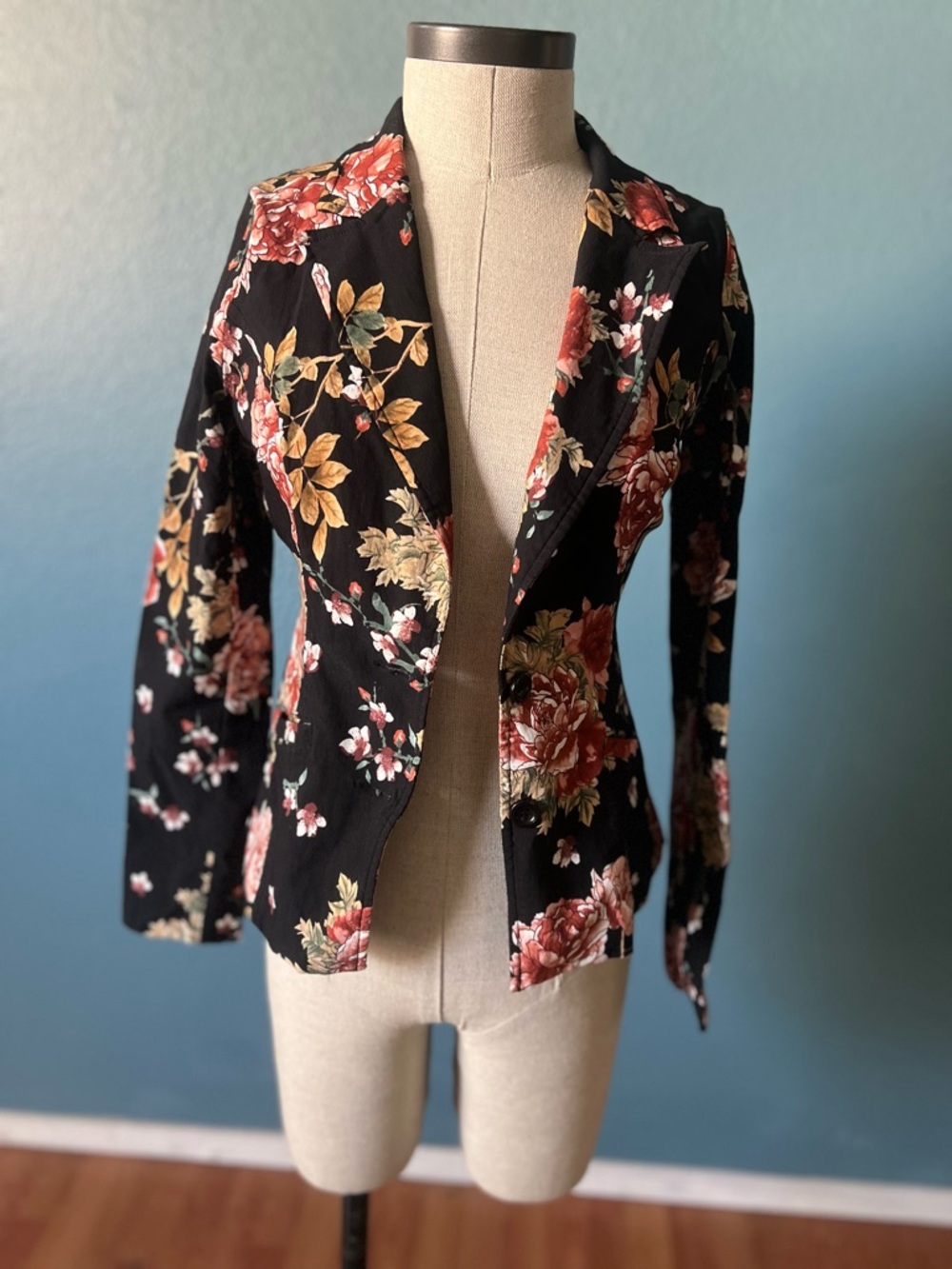 Women’s Fashion Nova Black Floral Ponte Blazer with a vintage‎ Rose Print size M